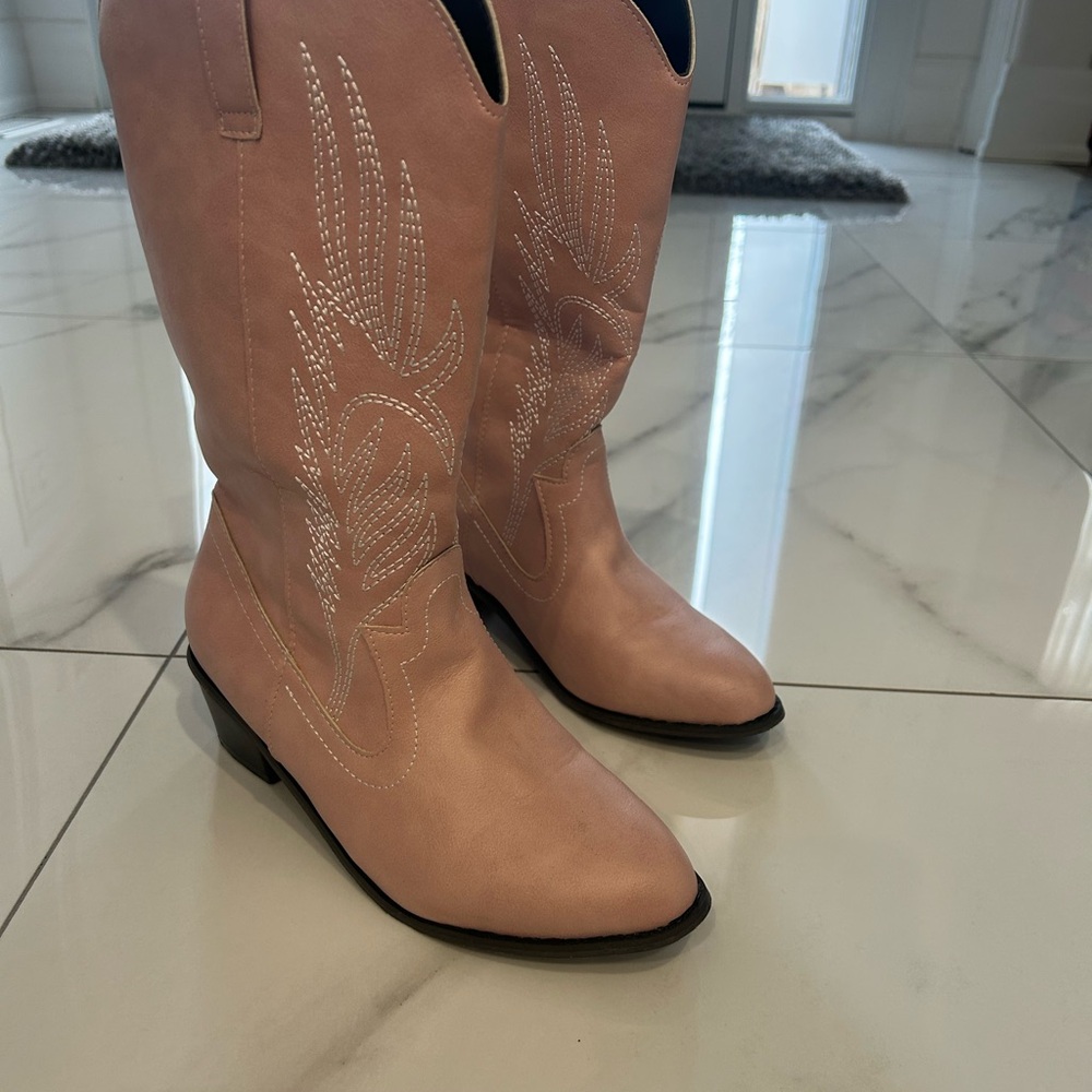 Pink Embroidered Women's Cowboy Boots